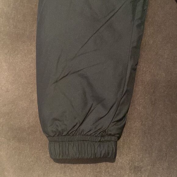 SOLD Kids Nike Black Youth Unisex Synthetic Fill Hooded Jacket Size XL NWT - Picture 11 of 14